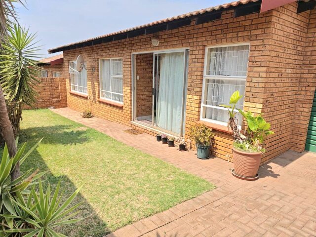 <!--[if BLOCK]><![endif]--> 14 Ilope Donegal Road, Range View, Krugersdorp <!--[if ENDBLOCK]><![endif]-->
